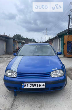 Хэтчбек Volkswagen Golf 2003 в Вышгороде