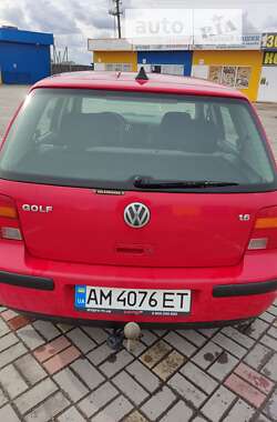 Хетчбек Volkswagen Golf 2002 в Житомирі