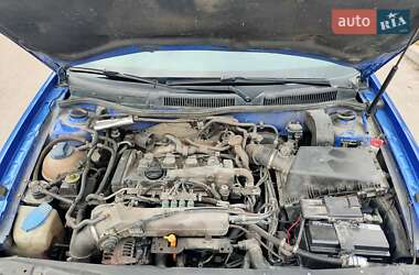 Хэтчбек Volkswagen Golf 1998 в Киеве