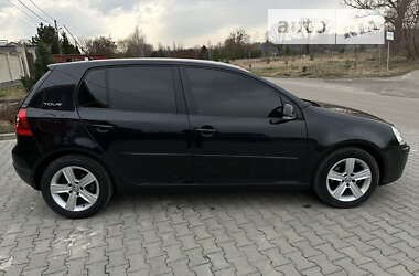 Хетчбек Volkswagen Golf 2006 в Сумах