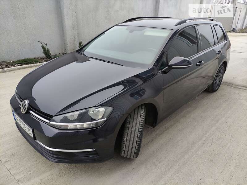 Универсал Volkswagen Golf 2017 в Кропивницком