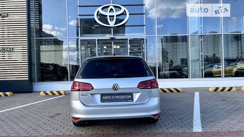 Универсал Volkswagen Golf 2015 в Чернигове