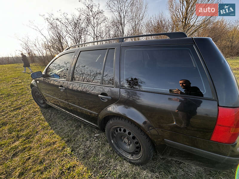 Универсал Volkswagen Golf 2000 в Киеве