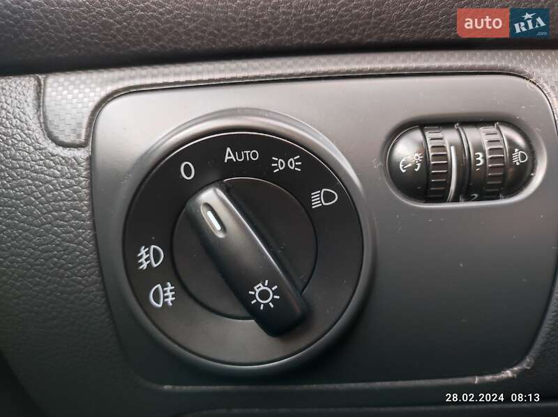 Хетчбек Volkswagen Golf 2008 в Ковелі