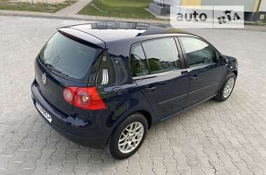 Хетчбек Volkswagen Golf 2004 в Тернополі