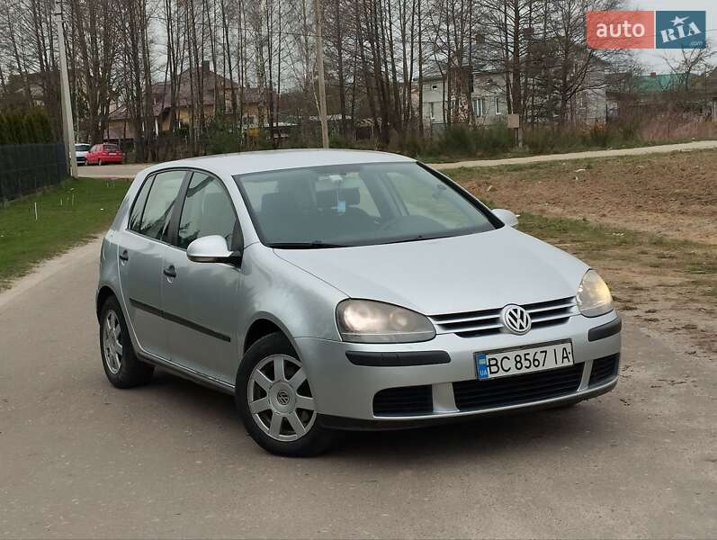 Хэтчбек Volkswagen Golf 2004 в Яворове