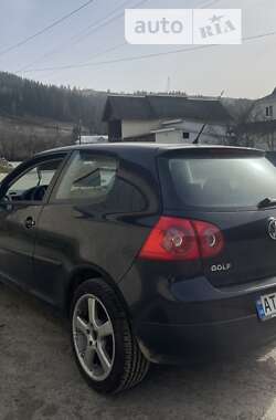 Хэтчбек Volkswagen Golf 2005 в Верховине