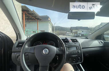 Хэтчбек Volkswagen Golf 2005 в Верховине