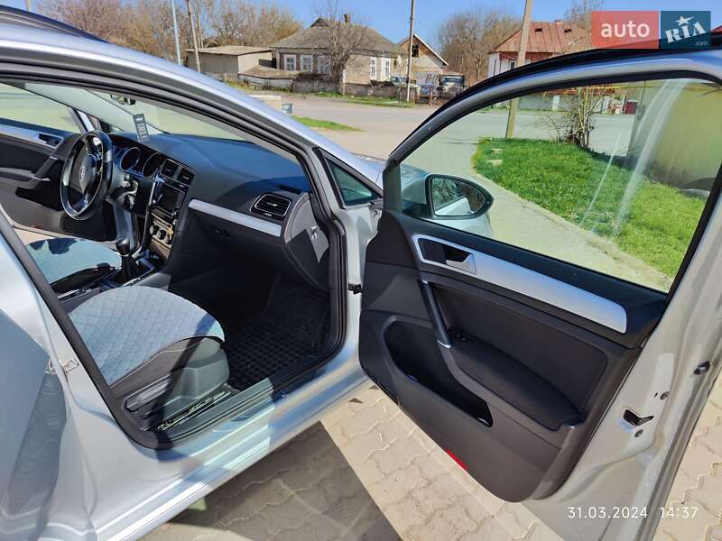 Универсал Volkswagen Golf 2014 в Сокирянах