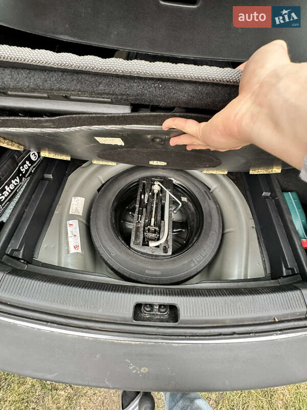 Универсал Volkswagen Golf 2009 в Вараше