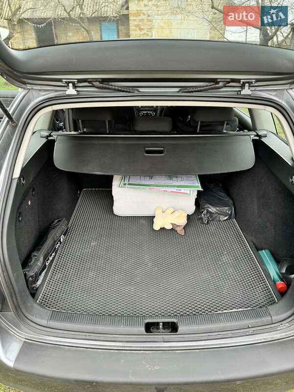 Универсал Volkswagen Golf 2009 в Вараше