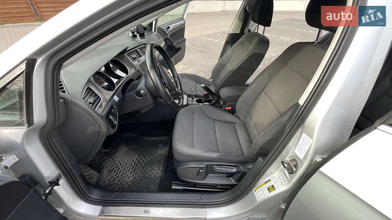 Універсал Volkswagen Golf 2015 в Львові