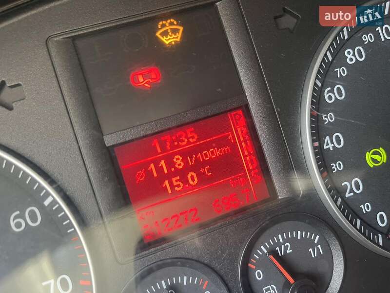 Хэтчбек Volkswagen Golf 2004 в Львове