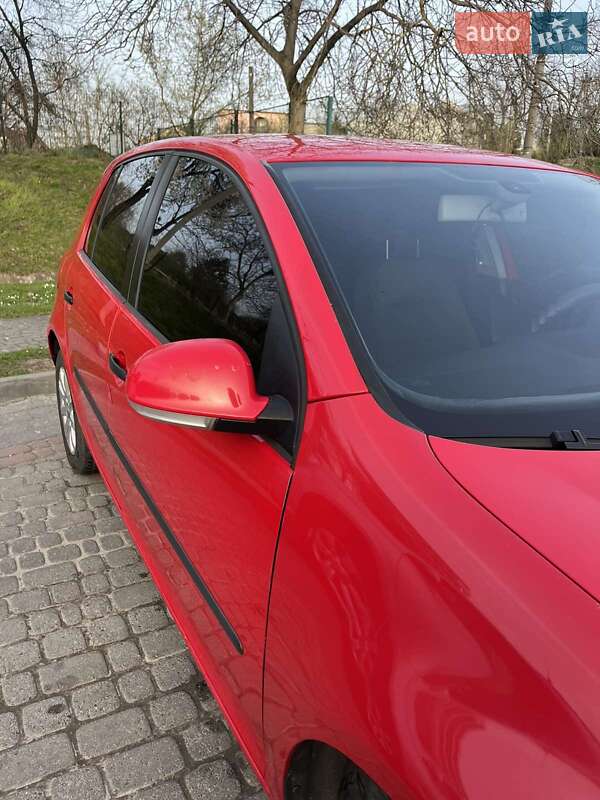 Хэтчбек Volkswagen Golf 2004 в Львове