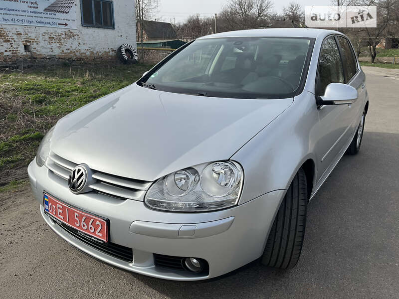 Хэтчбек Volkswagen Golf 2008 в Хороле