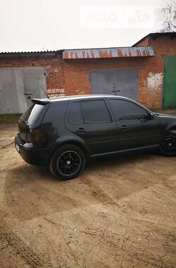 Хэтчбек Volkswagen Golf 2000 в Баре