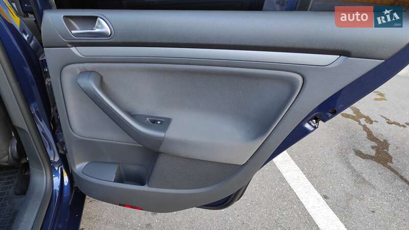 Универсал Volkswagen Golf 2008 в Львове