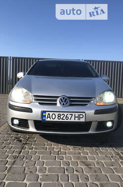 Хэтчбек Volkswagen Golf 2005 в Мукачево