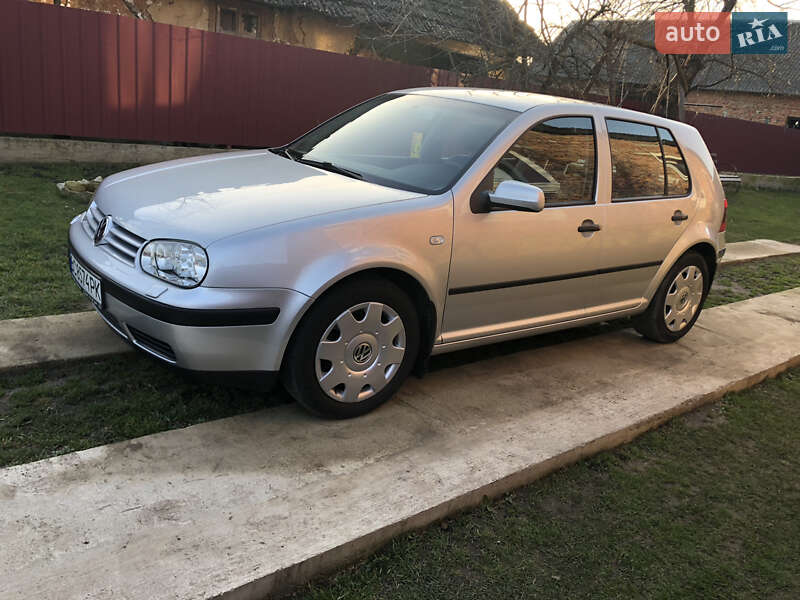 Хэтчбек Volkswagen Golf 2000 в Жидачове