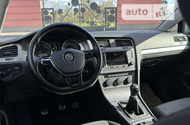 Хетчбек Volkswagen Golf 2014 в Дрогобичі