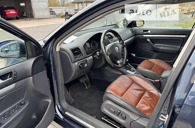 Універсал Volkswagen Golf 2008 в Житомирі