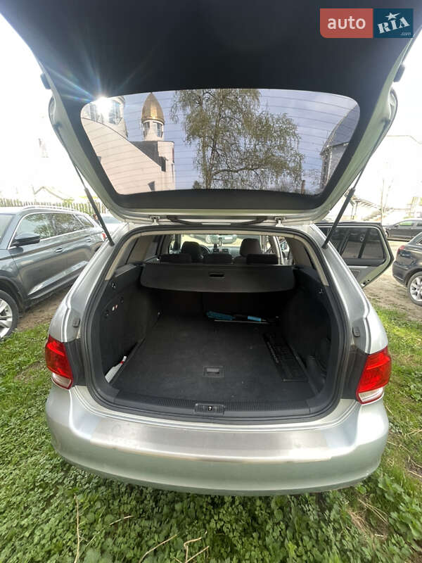 Универсал Volkswagen Golf 2009 в Стрые