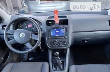 Хэтчбек Volkswagen Golf 2005 в Ходорове