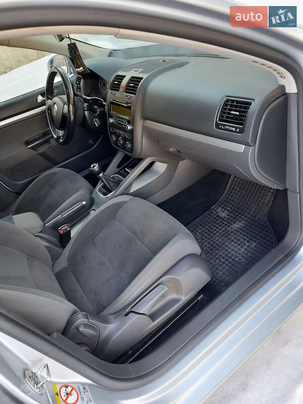 Универсал Volkswagen Golf 2009 в Городке