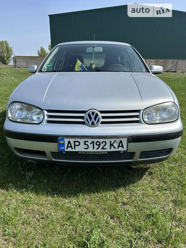 Хэтчбек Volkswagen Golf 2000 в Томаковке