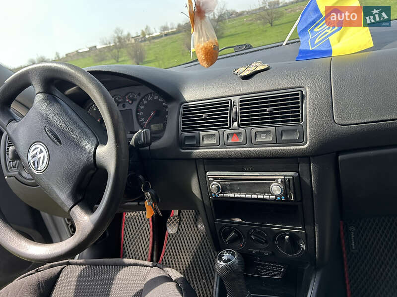 Хэтчбек Volkswagen Golf 2000 в Томаковке