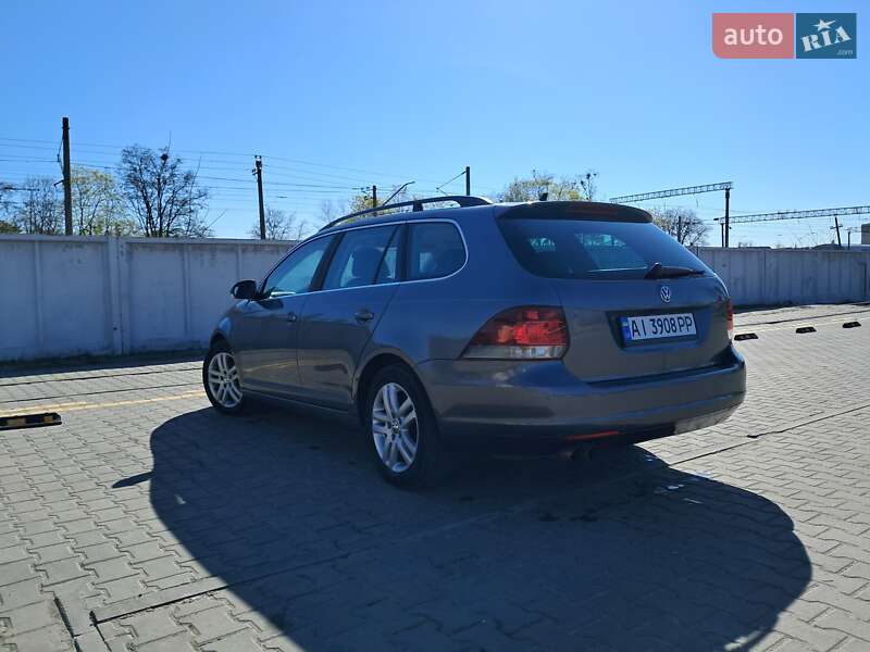 Универсал Volkswagen Golf 2012 в Ирпене