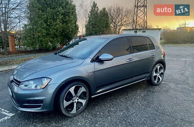 Хэтчбек Volkswagen Golf 2016 в 