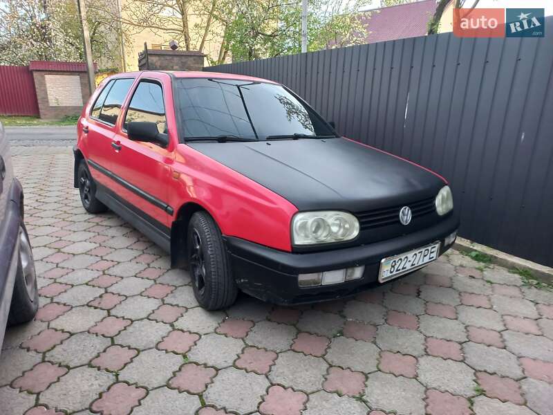 Хэтчбек Volkswagen Golf 1993 в Иршаве