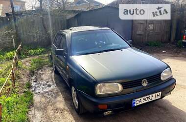 Хетчбек Volkswagen Golf 1995 в Черкасах