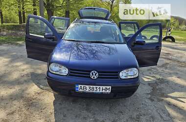 Універсал Volkswagen Golf 2000 в Вінниці