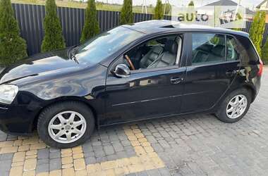 Хэтчбек Volkswagen Golf 2005 в Любомле