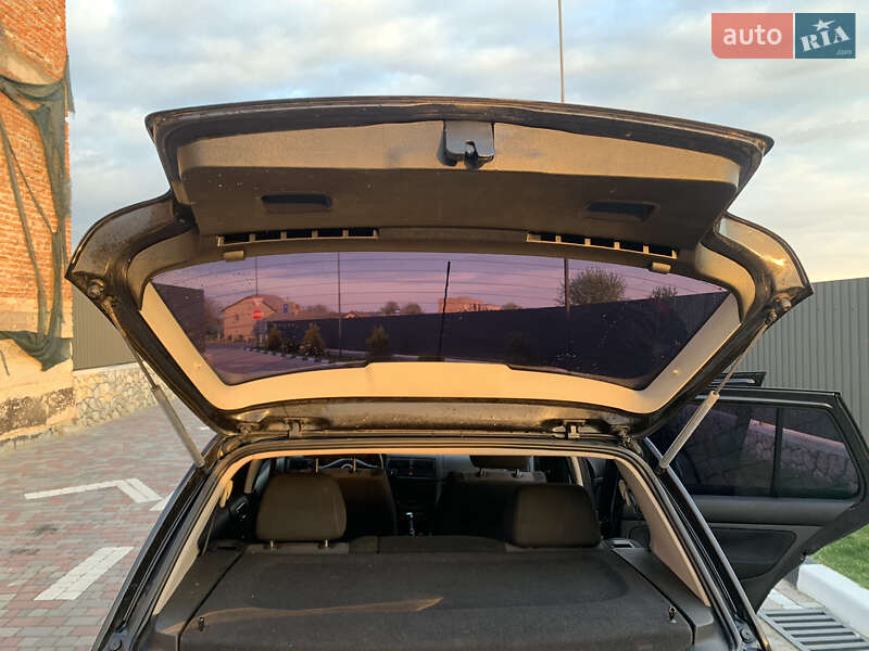 Хэтчбек Volkswagen Golf 2001 в Тернополе