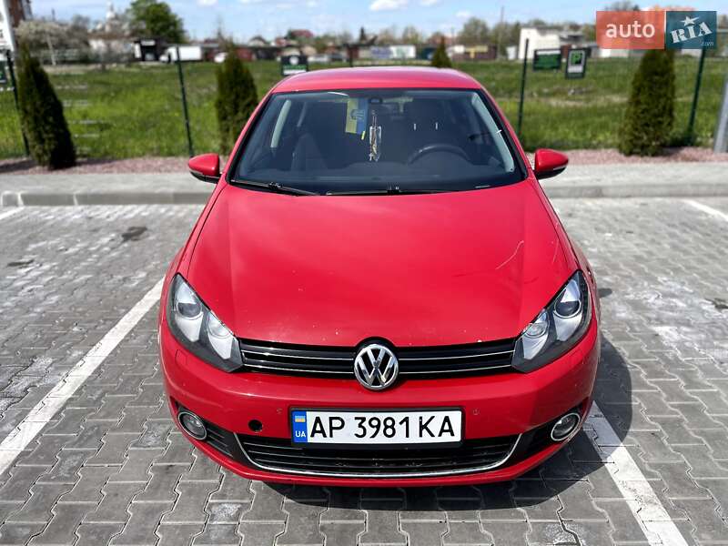 Хэтчбек Volkswagen Golf 2012 в Волочиске