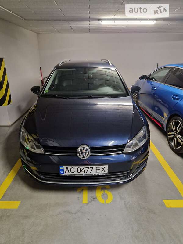 Универсал Volkswagen Golf 2015 в Луцке
