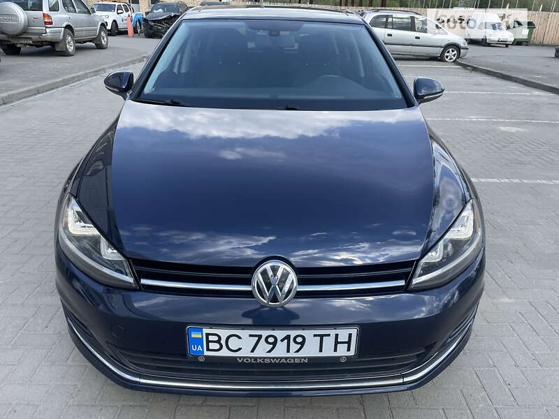 Хэтчбек Volkswagen Golf 2014 в Львове