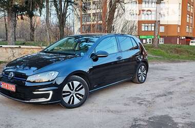 Хэтчбек Volkswagen Golf 2015 в Дубно