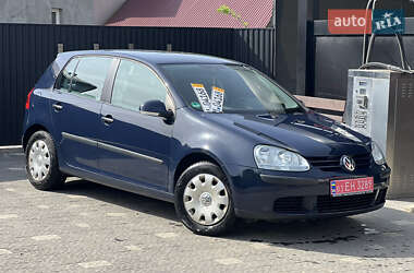 Хетчбек Volkswagen Golf 2004 в Міжгір'ї