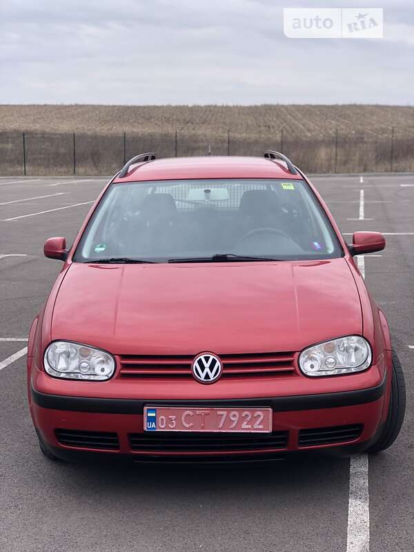 Універсал Volkswagen Golf 2000 в Рівному