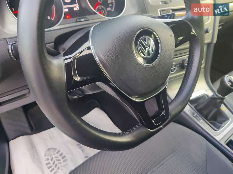Хетчбек Volkswagen Golf 2013 в Мукачевому