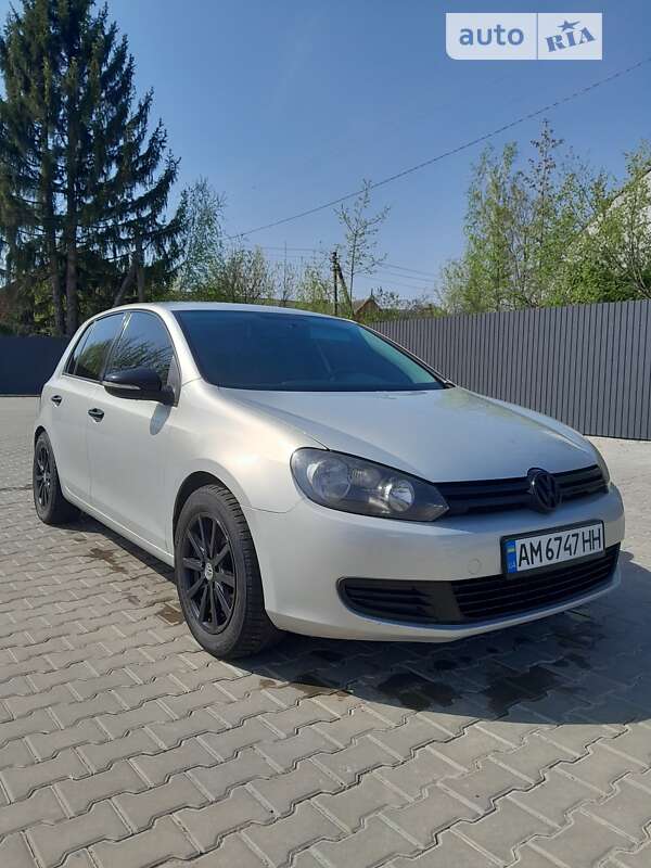 Хэтчбек Volkswagen Golf 2010 в Хорошеве