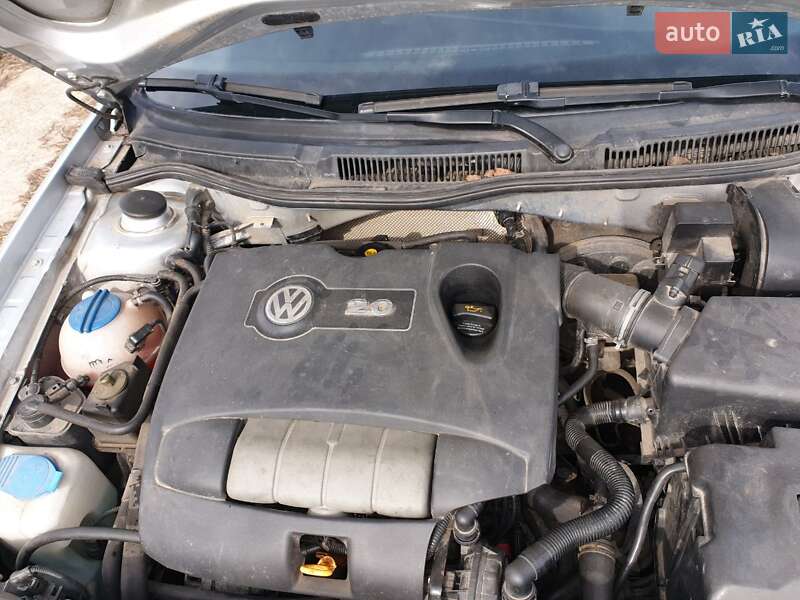 Універсал Volkswagen Golf 2005 в Ужгороді