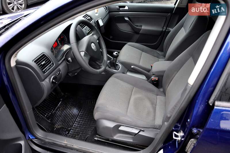 Універсал Volkswagen Golf 2009 в Львові