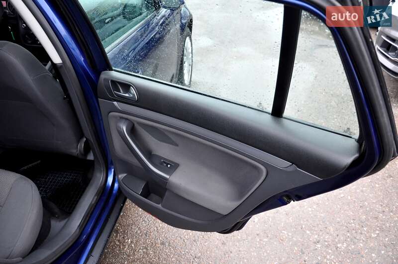 Універсал Volkswagen Golf 2009 в Львові