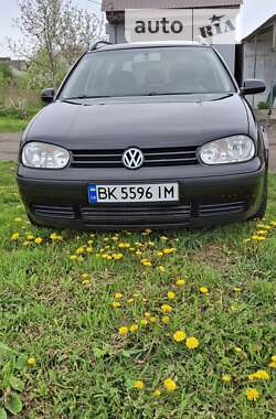 Универсал Volkswagen Golf 2005 в Ровно