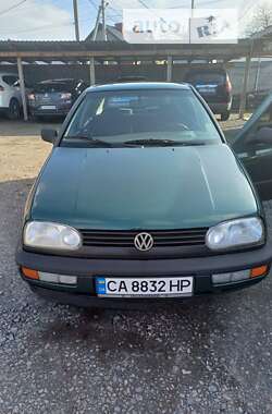 Хэтчбек Volkswagen Golf 1994 в Смеле